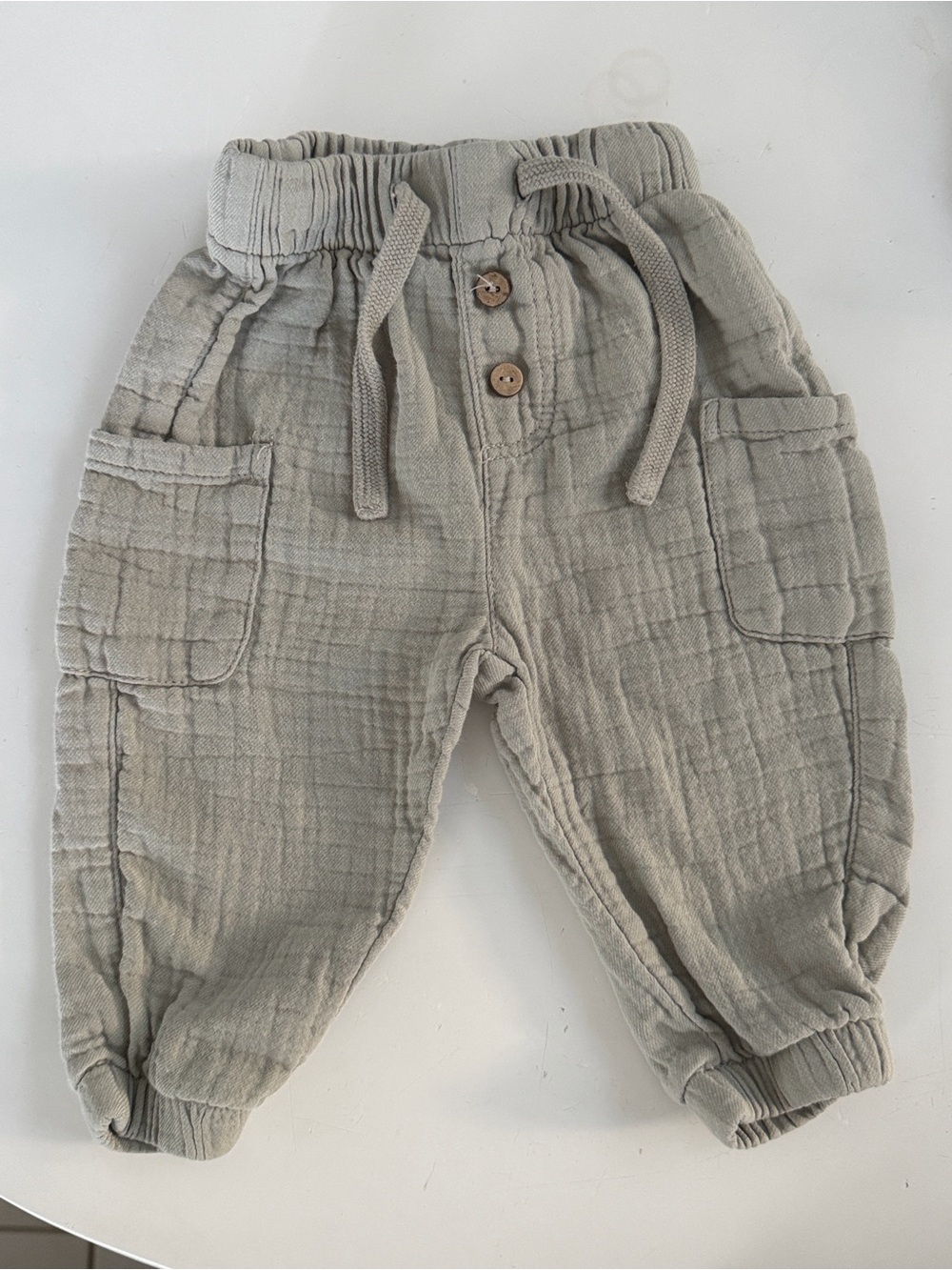 Quincy Mae Light Gray Textured Jogger Pants